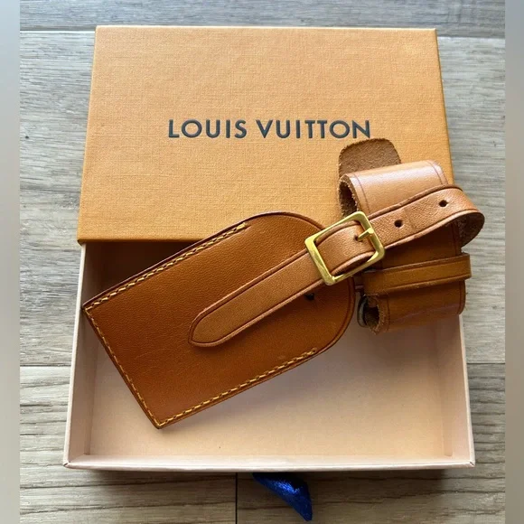 Louis Vuitton Vachetta Luggage tag and Poignet LV small box - Picture 1 of 4